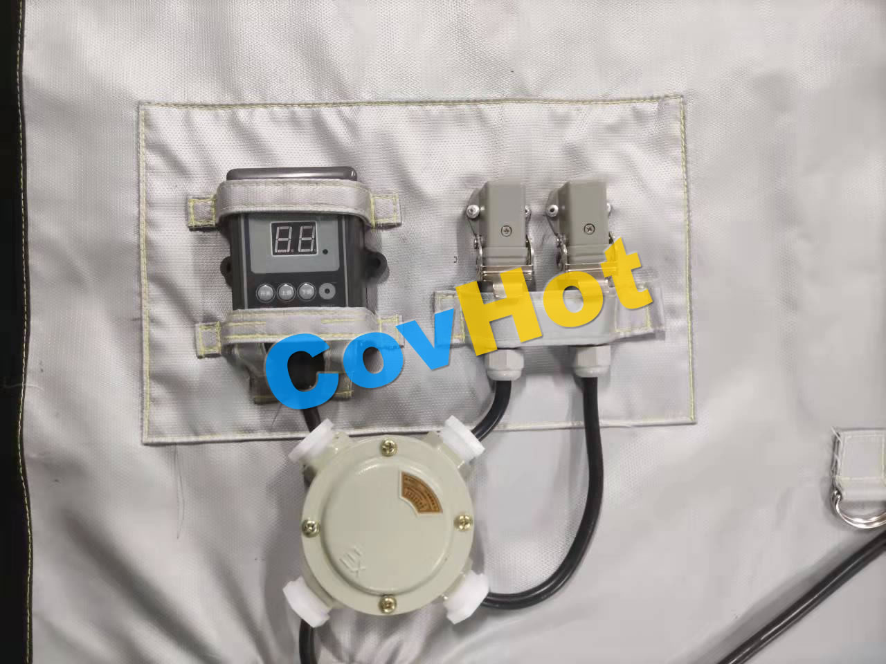 電伴熱<a href=http://www.qdshbxw.cn/e/tags/?tagname=%E4%BF%9D%E6%B8%A9%E5%A5%97 target=_blank class=infotextkey>保溫套</a>