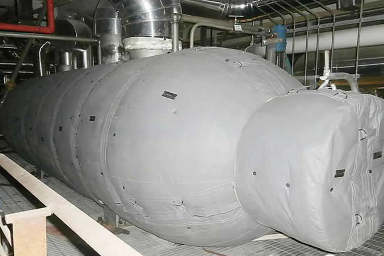 再沸器保溫,再沸器<a href=http://www.qdshbxw.cn/e/tags/?tagname=%E4%BF%9D%E6%B8%A9%E5%A5%97 target=_blank class=infotextkey>保溫套</a>,<a href=http://www.qdshbxw.cn/e/tags/?tagname=%E6%8D%A2%E7%83%AD%E5%99%A8%E4%BF%9D%E6%B8%A9 target=_blank class=infotextkey>換熱器保溫</a>